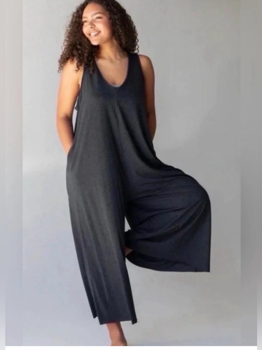 NATURAL LIFE Knit V-Neck Sleeveless Wide-Leg Jumpsuit One Size NWT